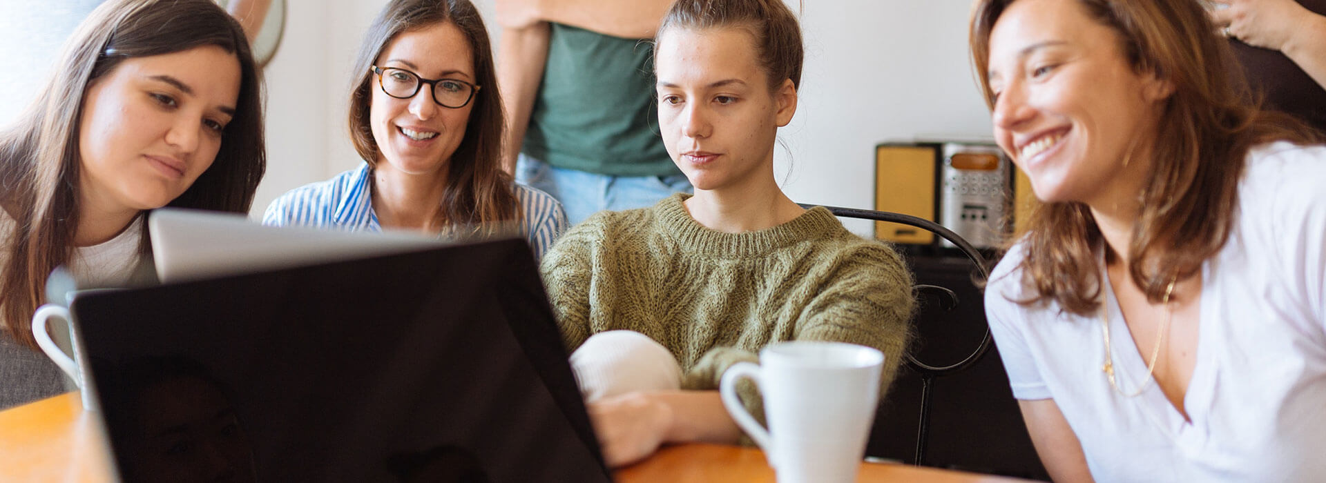 bg-04-free-img Best Tax Preparation Services in Quebec, Canada